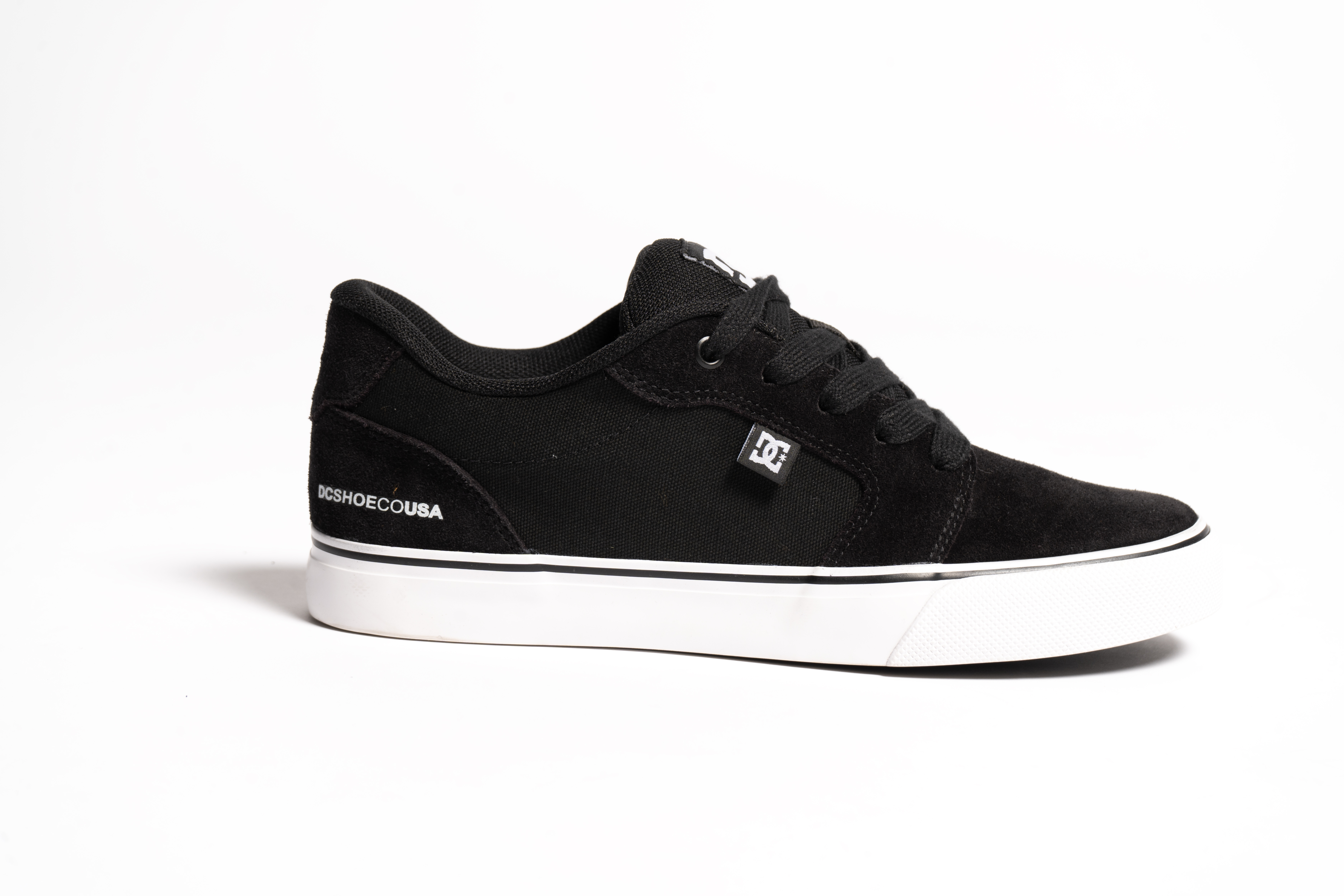 Tênis DC Shoes Anvil Blast Black/White original com padrão de qualidade DC Shoes Compre online com garantia de troca e devolução.