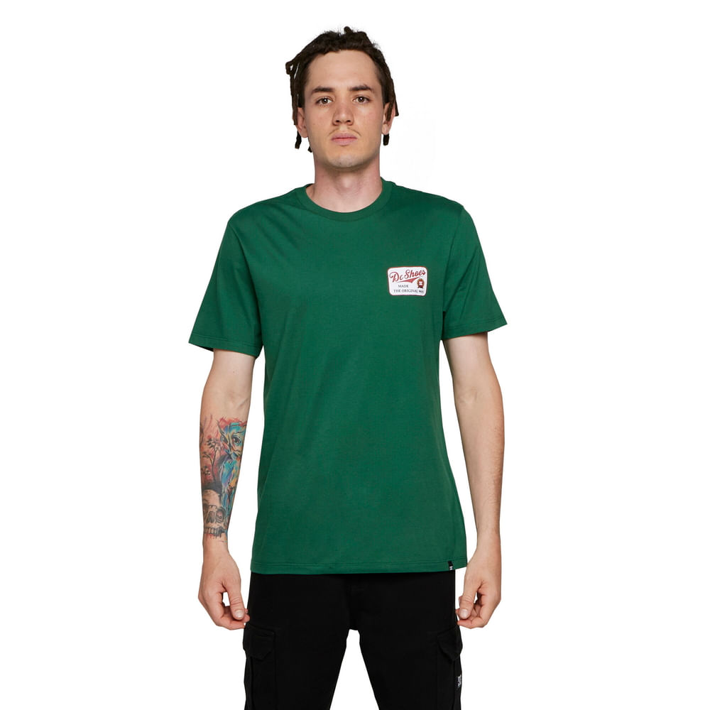 Camiseta DC Shoes M/C Cheers Verde Escuro original com padrão de qualidade DC Shoes Compre online com garantia de troca e devolução.