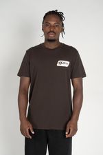 Camiseta-DC-Shoes-M-C-Timely-Marrom-Escuro-MARROM-ESCURO-P
