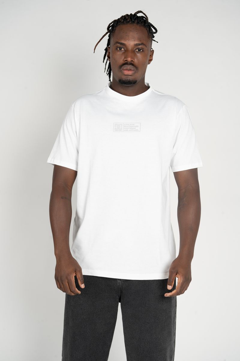 Camiseta--DC-Shoes-M-C-Metallic-Star-Snow-White-SNOW-WHITE-10
