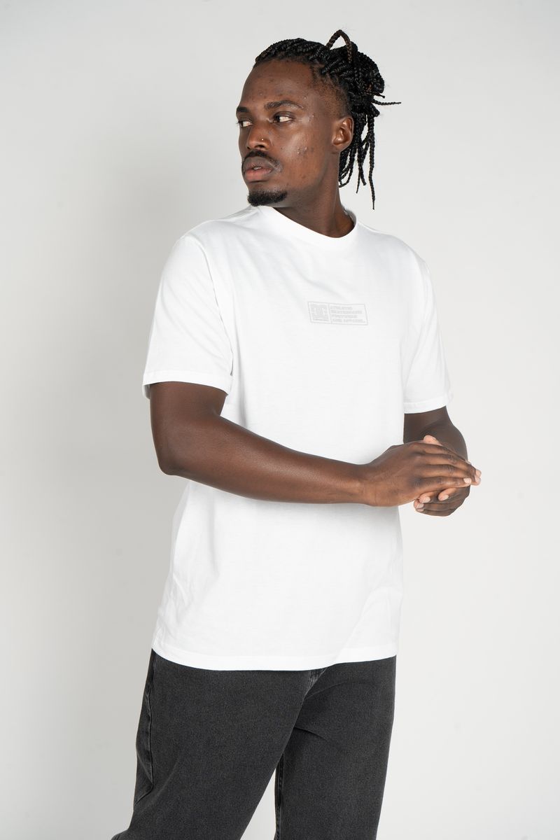 Camiseta--DC-Shoes-M-C-Metallic-Star-Snow-White-SNOW-WHITE-10