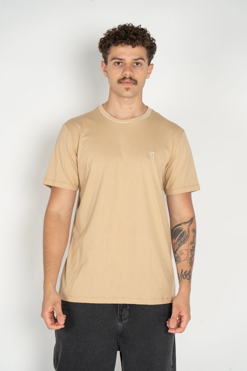 Camiseta-DC-Shoes-M-C-Embroidery-Bege-Bege-P