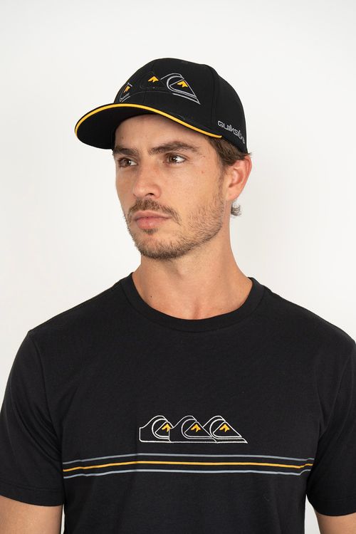 Camiseta Quiksilver M/C Emb Three Logo Preto